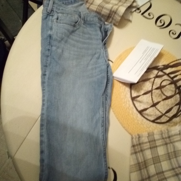 Leggings & Jeans - Picture 4 of 8